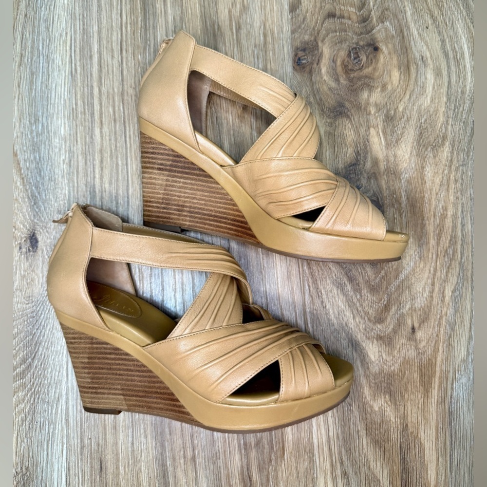 Cole Haan Women’s 8.5 M Tan Brown Leather Platform Wood Wedge Heel Sandals - EUC